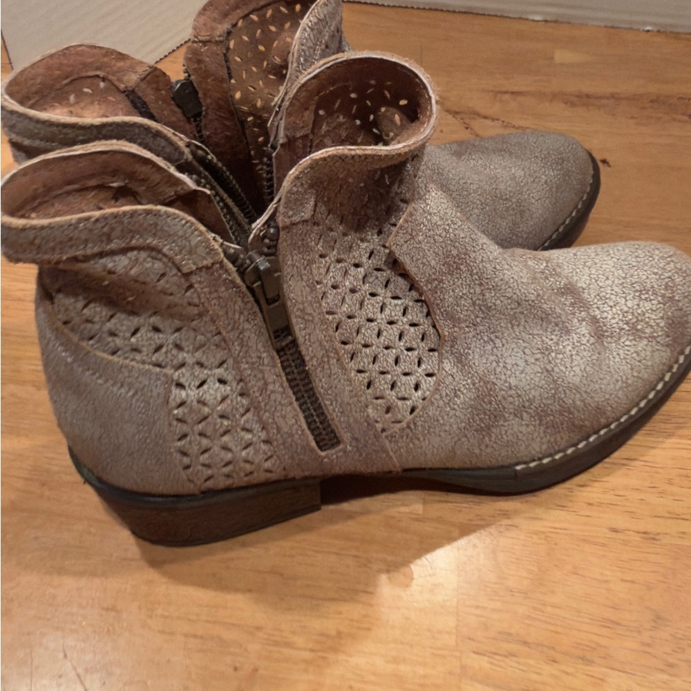 Corky's Bovina women's distressed leather double side zip ankle boots Sz 9‎